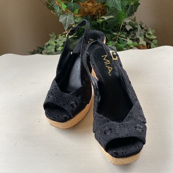 Mia Black Embroiled Floral Peep Toe Platform Raffia Espadrille Sandals Size 7M - Picture 1 of 15